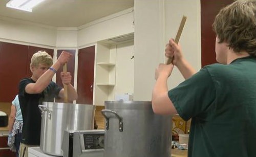 Central students step up for Thanksgiving dinner for community